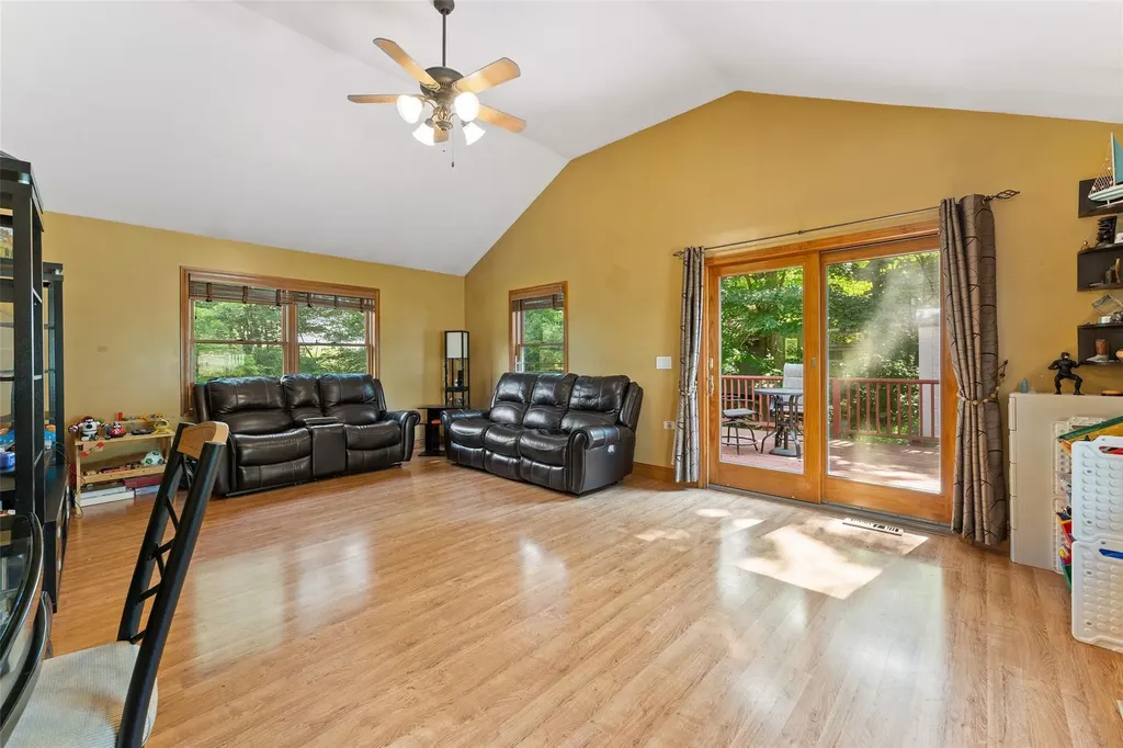 15 Cricket Lane Mahopac NY 10541