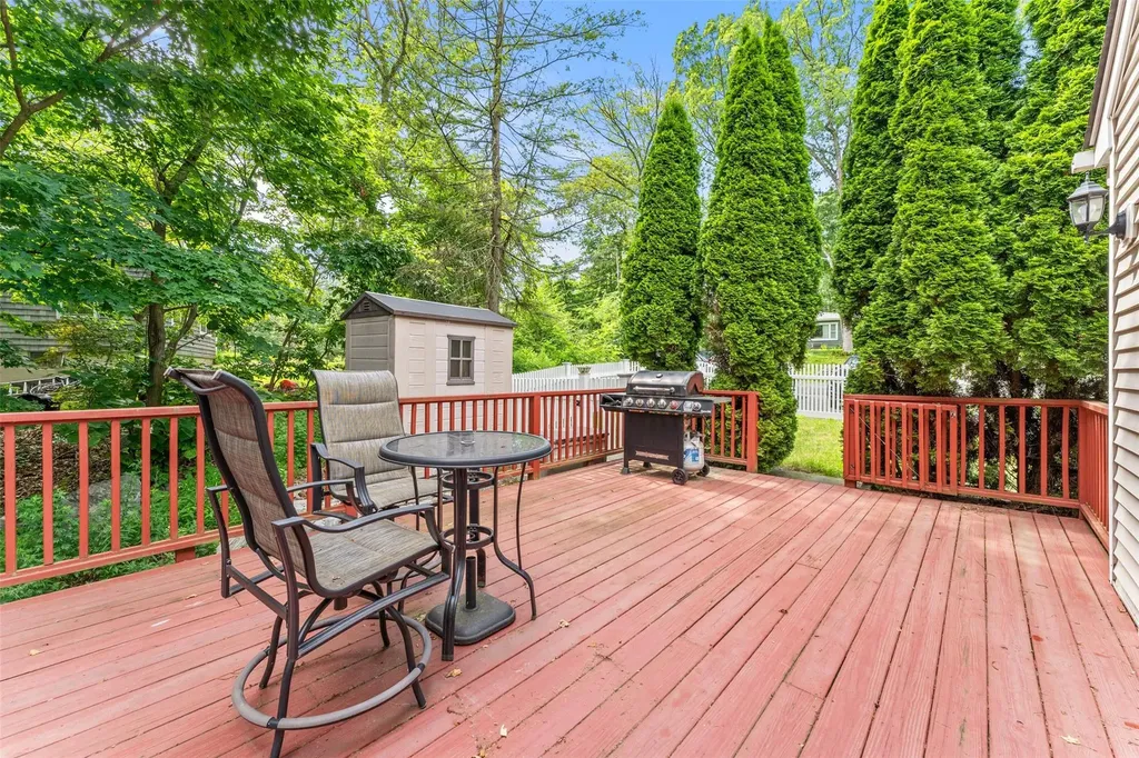 15 Cricket Lane Mahopac NY 10541