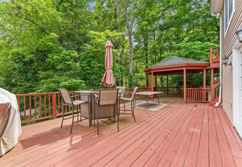15 Cricket Lane Mahopac NY 10541