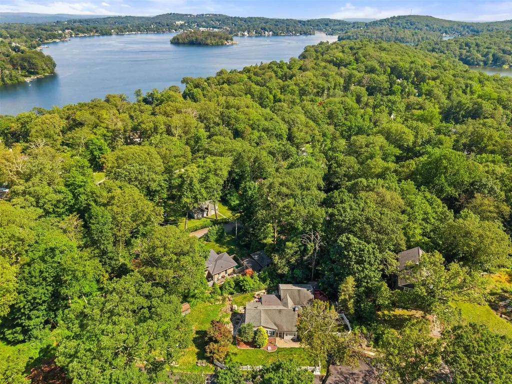 15 Cricket Lane Mahopac NY 10541