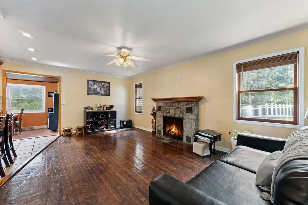 15 Cricket Lane Mahopac NY 10541