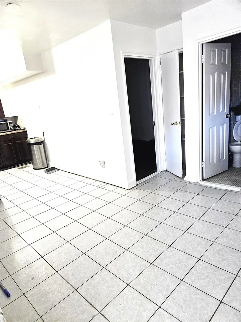 2164 Cross Bronx Expressway Bronx NY 10472