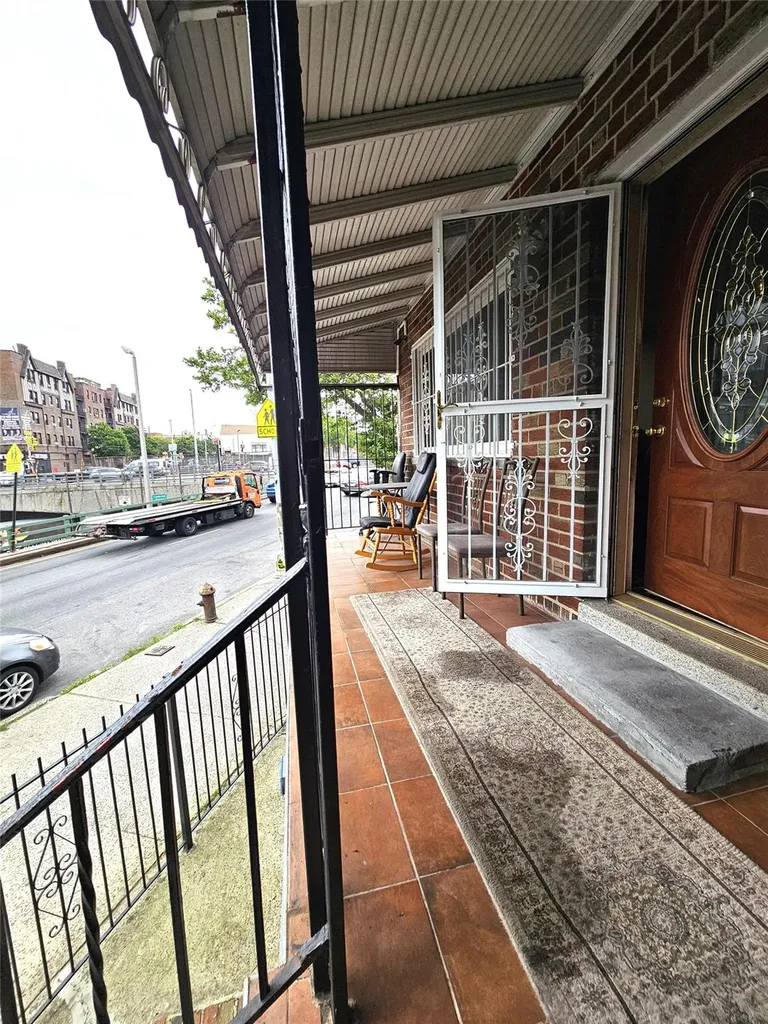 2164 Cross Bronx Expressway Bronx NY 10472