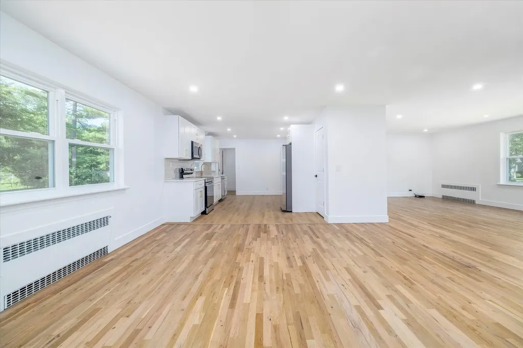 186 Prince Avenue Freeport NY 11520