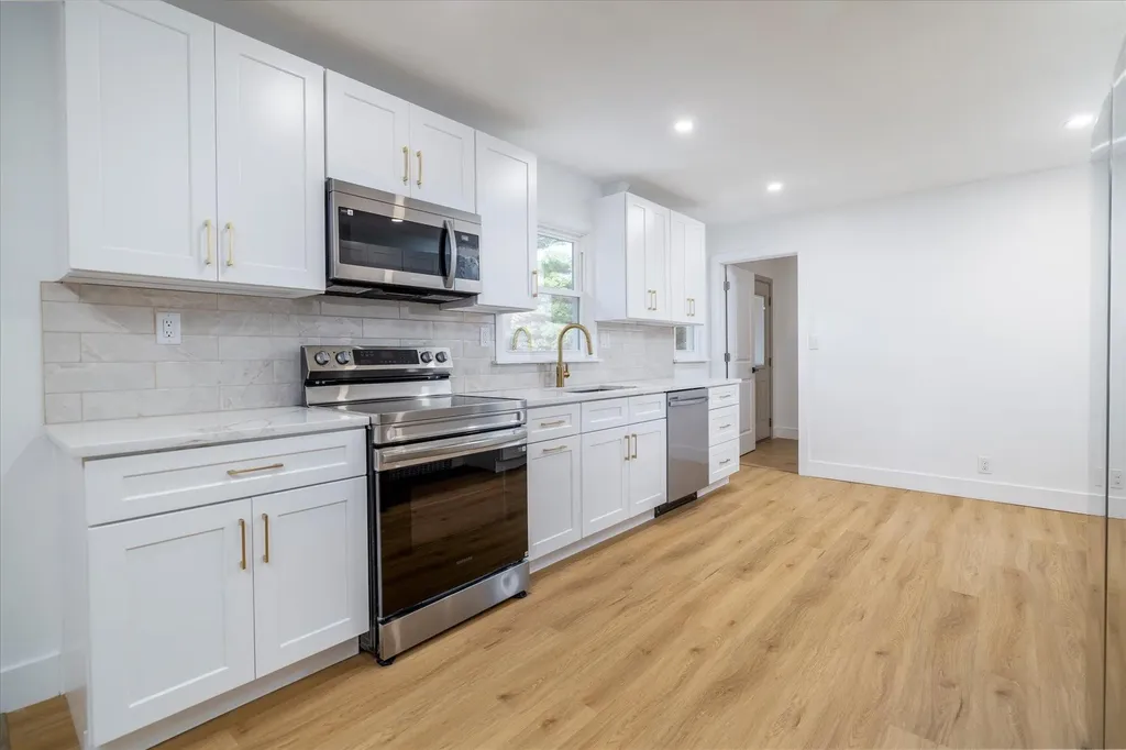 186 Prince Avenue Freeport NY 11520
