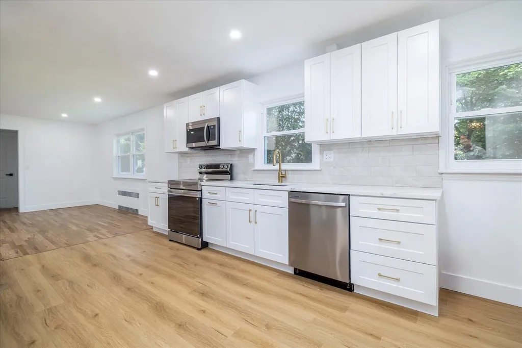 186 Prince Avenue Freeport NY 11520