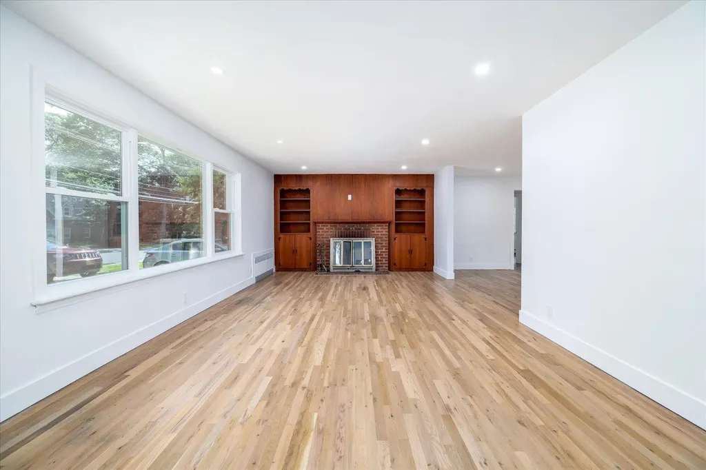 186 Prince Avenue Freeport NY 11520