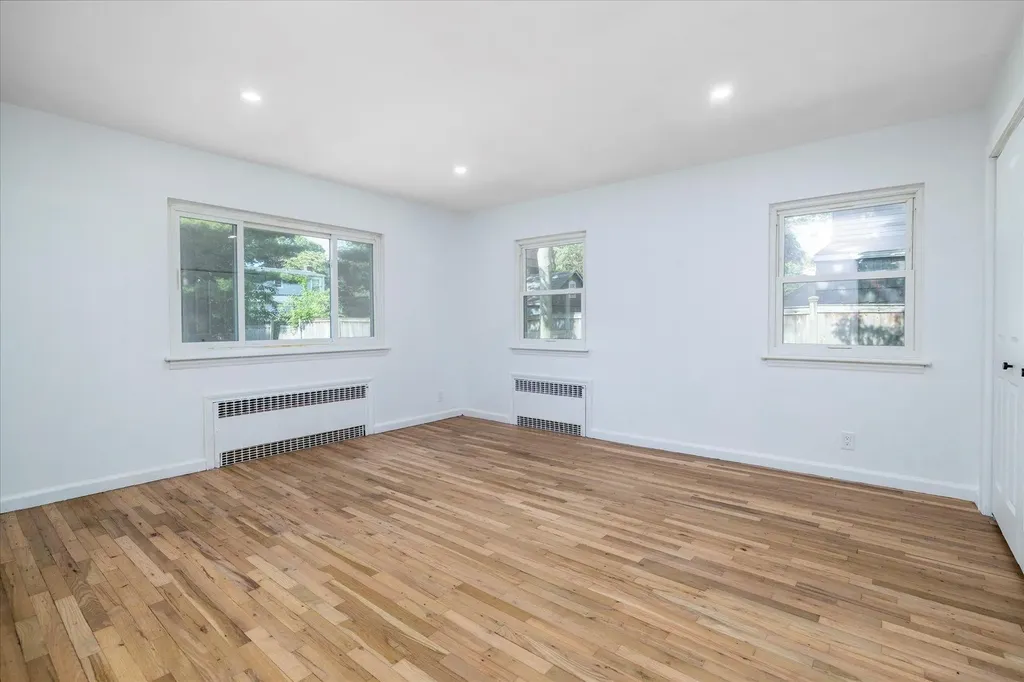 186 Prince Avenue Freeport NY 11520