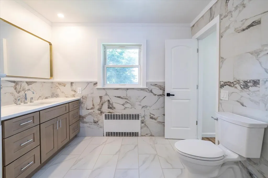 186 Prince Avenue Freeport NY 11520