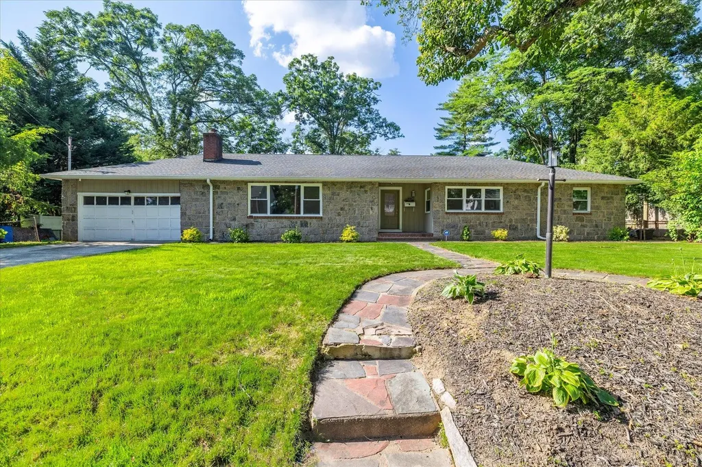 186 Prince Avenue Freeport NY 11520