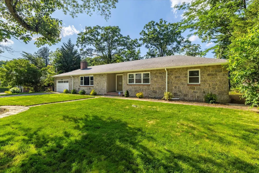 186 Prince Avenue Freeport NY 11520