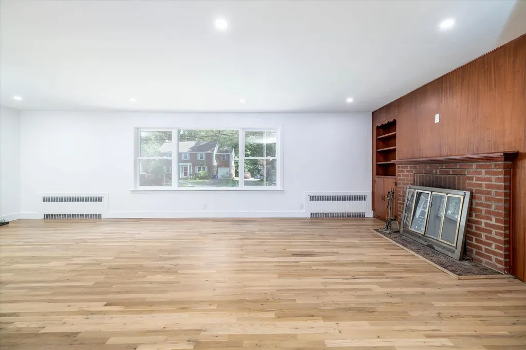 186 Prince Avenue Freeport NY 11520