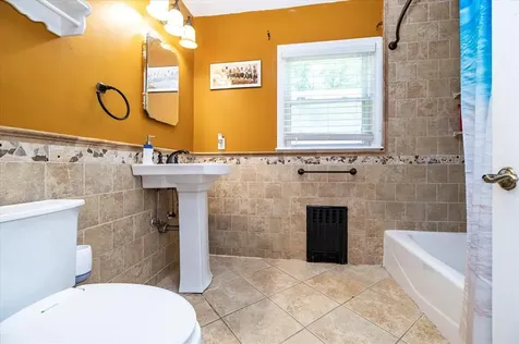 9 North Court Bayville NY 11709