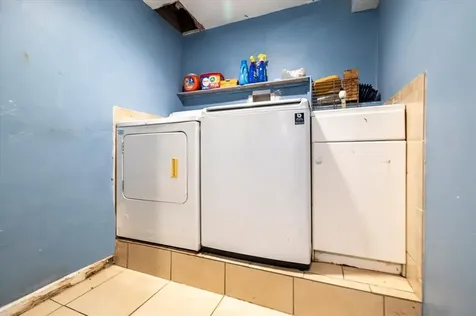 9 North Court Bayville NY 11709