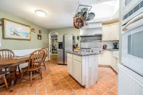 9 North Court Bayville NY 11709