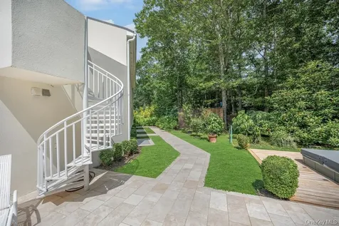 2222 Noyack Road Sag Harbor NY 11963