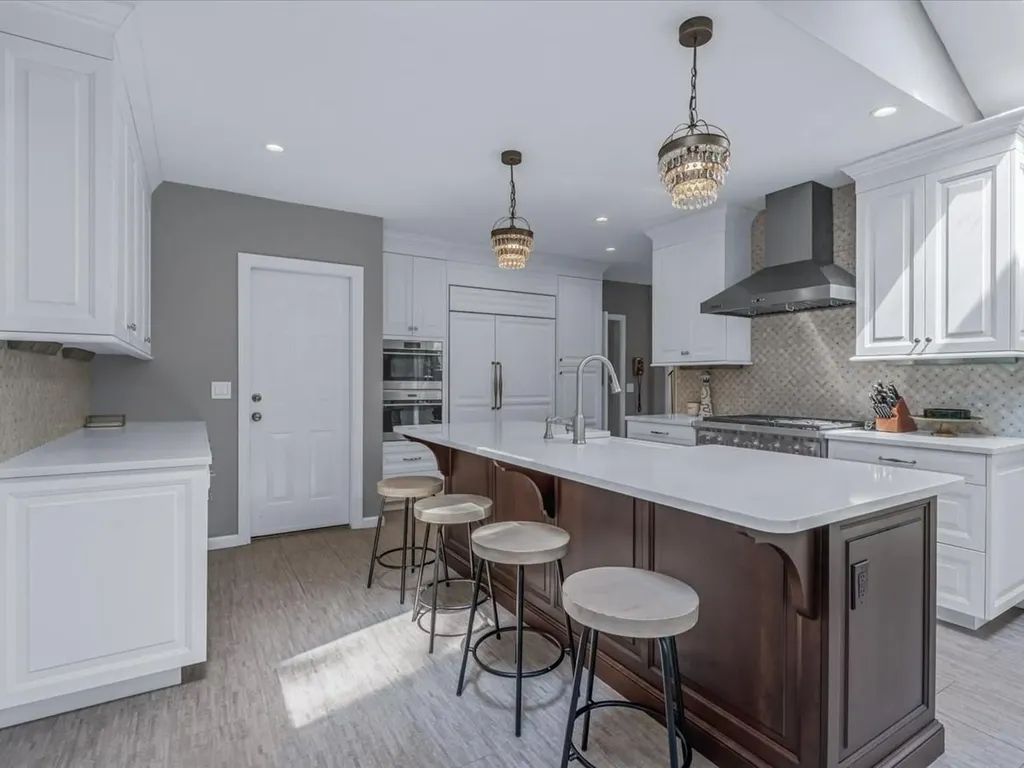 44 Mountain Cut Manhasset NY 11030