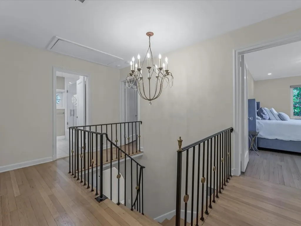 44 Mountain Cut Manhasset NY 11030