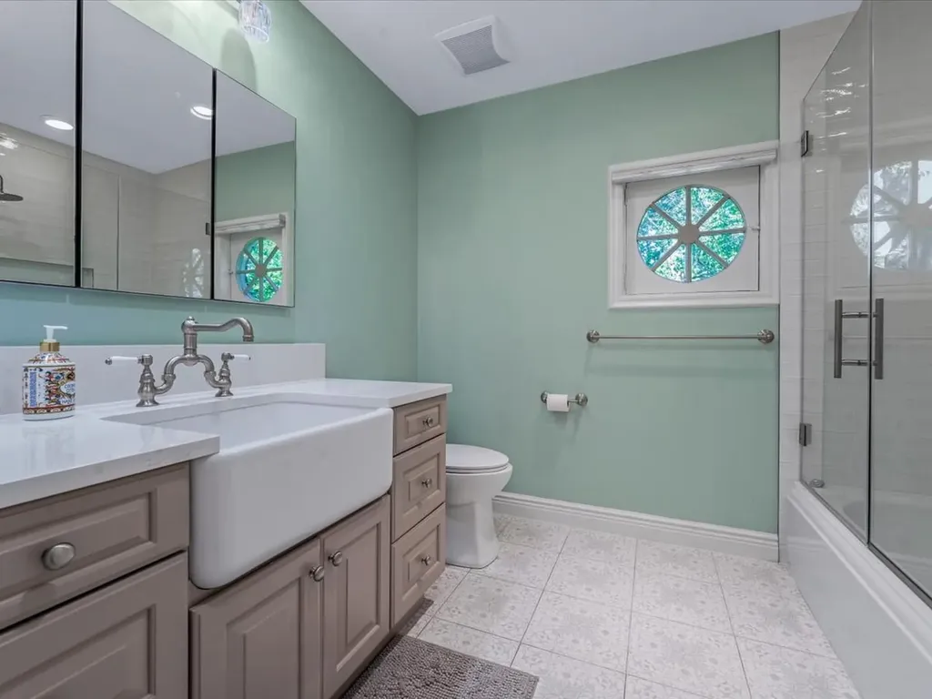 44 Mountain Cut Manhasset NY 11030