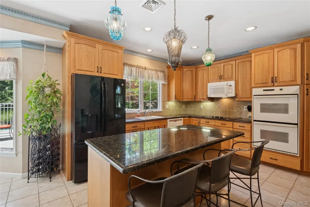 7 Orient Avenue Northport NY 11768