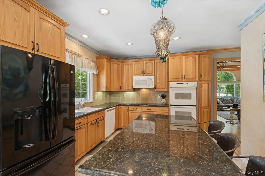 7 Orient Avenue Northport NY 11768