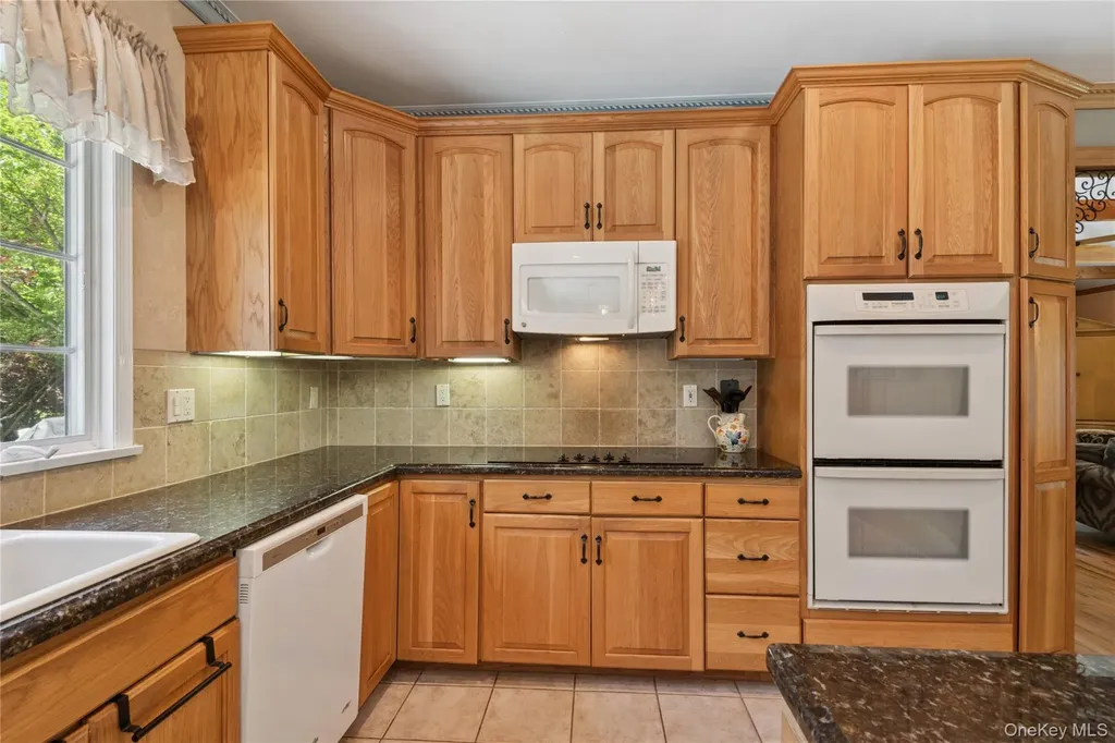 7 Orient Avenue Northport NY 11768