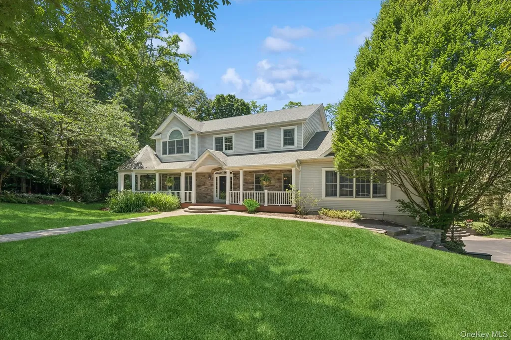 7 Orient Avenue Northport NY 11768