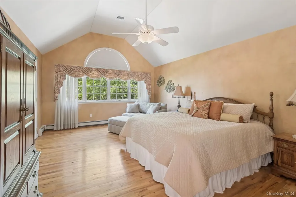 7 Orient Avenue Northport NY 11768