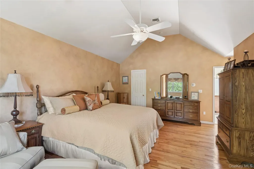 7 Orient Avenue Northport NY 11768