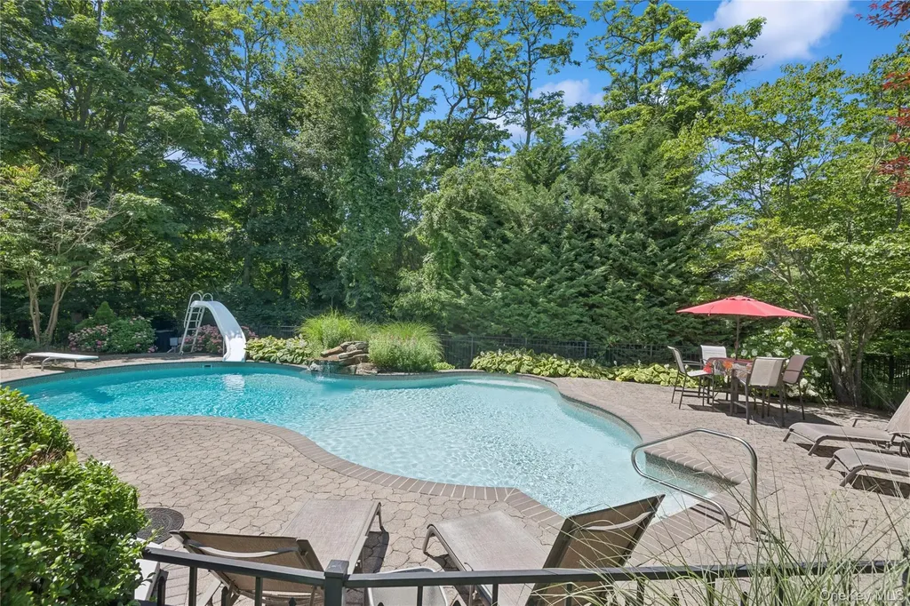 7 Orient Avenue Northport NY 11768