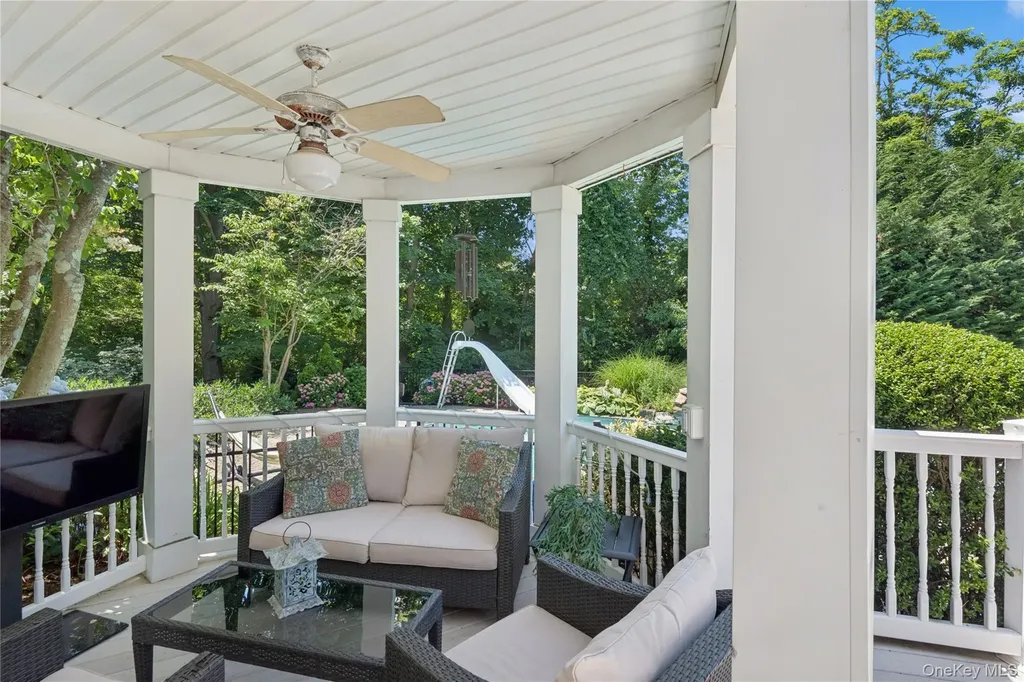 7 Orient Avenue Northport NY 11768