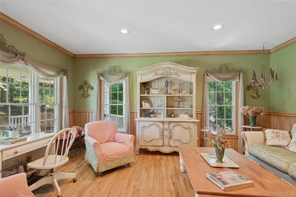 7 Orient Avenue Northport NY 11768