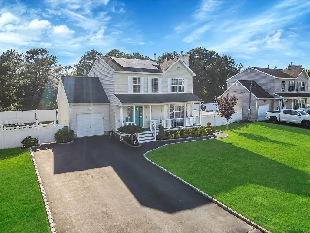 914 Doane Avenue Bellport NY 11713