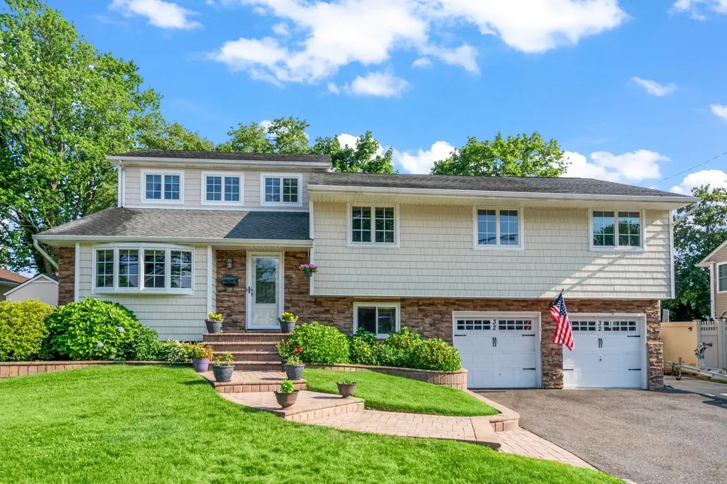 32 Sherman Drive Syosset NY 11791