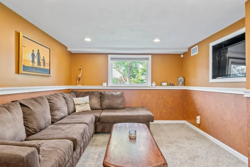 32 Sherman Drive Syosset NY 11791