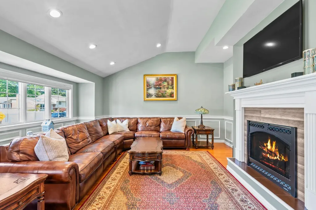 32 Sherman Drive Syosset NY 11791