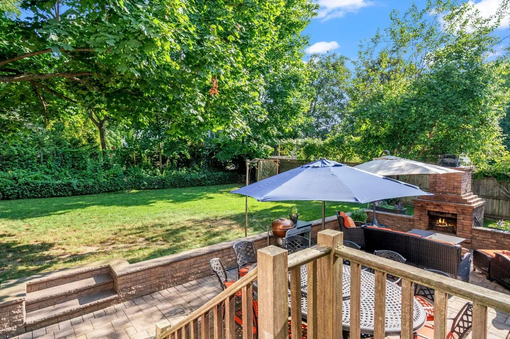 32 Sherman Drive Syosset NY 11791