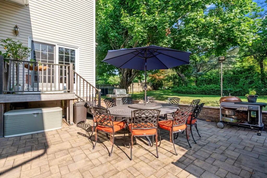 32 Sherman Drive Syosset NY 11791