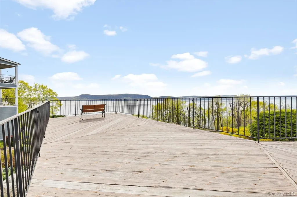 83 Hudson Point Lane Ossining NY 10562