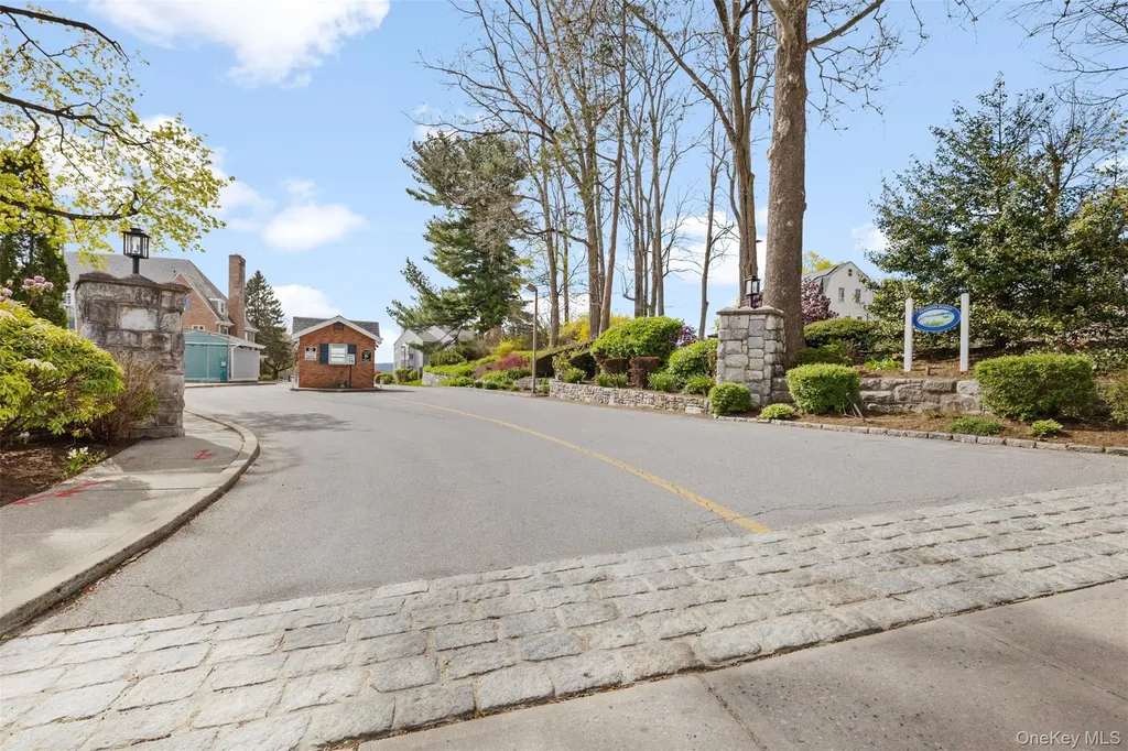 83 Hudson Point Lane Ossining NY 10562