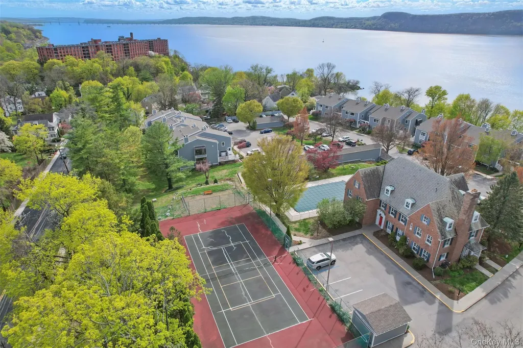 83 Hudson Point Lane Ossining NY 10562