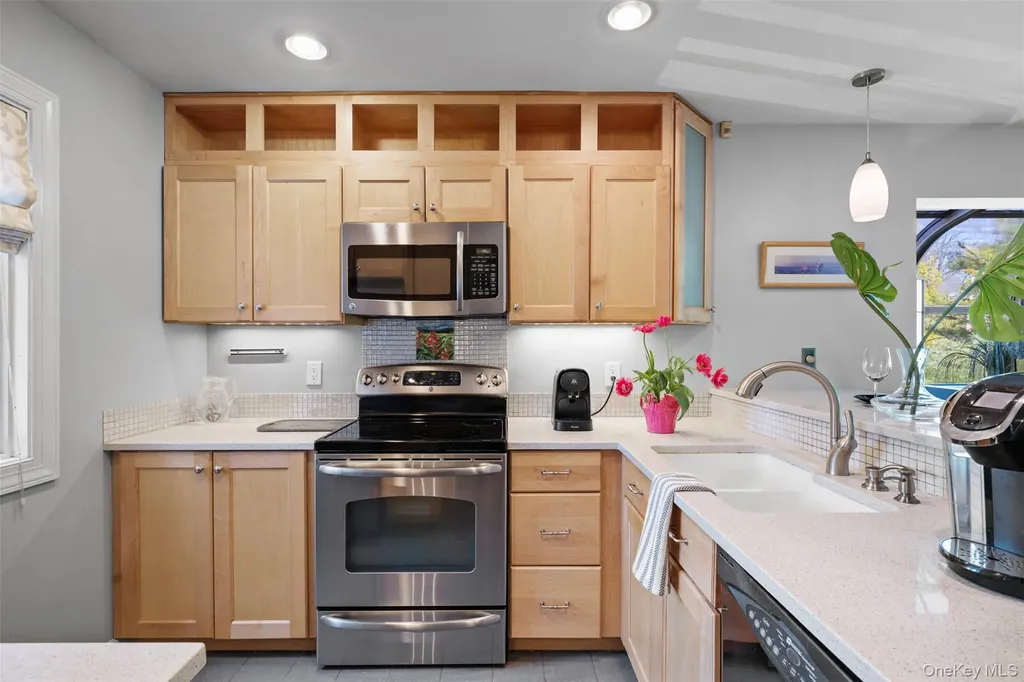 83 Hudson Point Lane Ossining NY 10562
