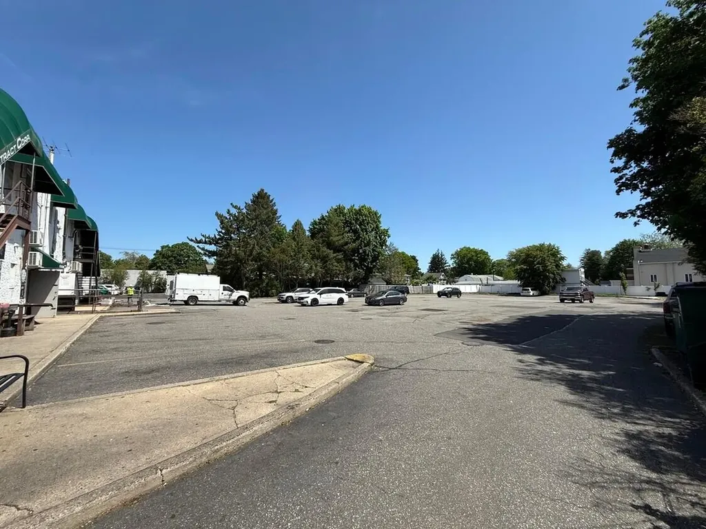 52 Broadway Greenlawn NY 11740