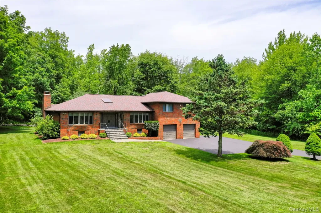 23 Lounsbury Drive Baldwin Place NY 10505