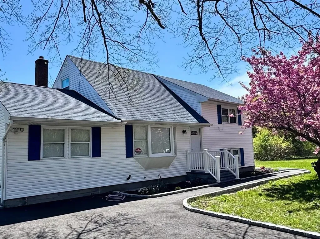 1070 Spur Drive S Islip NY 11706