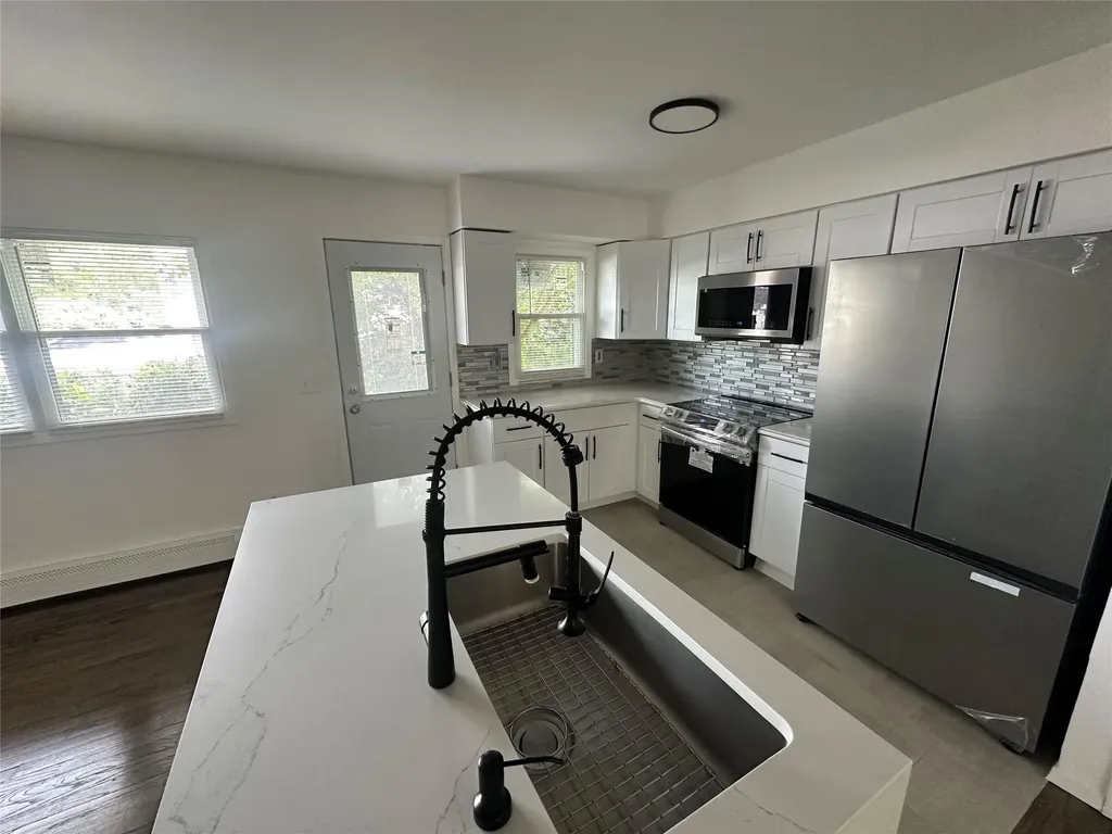 1070 Spur Drive S Islip NY 11706