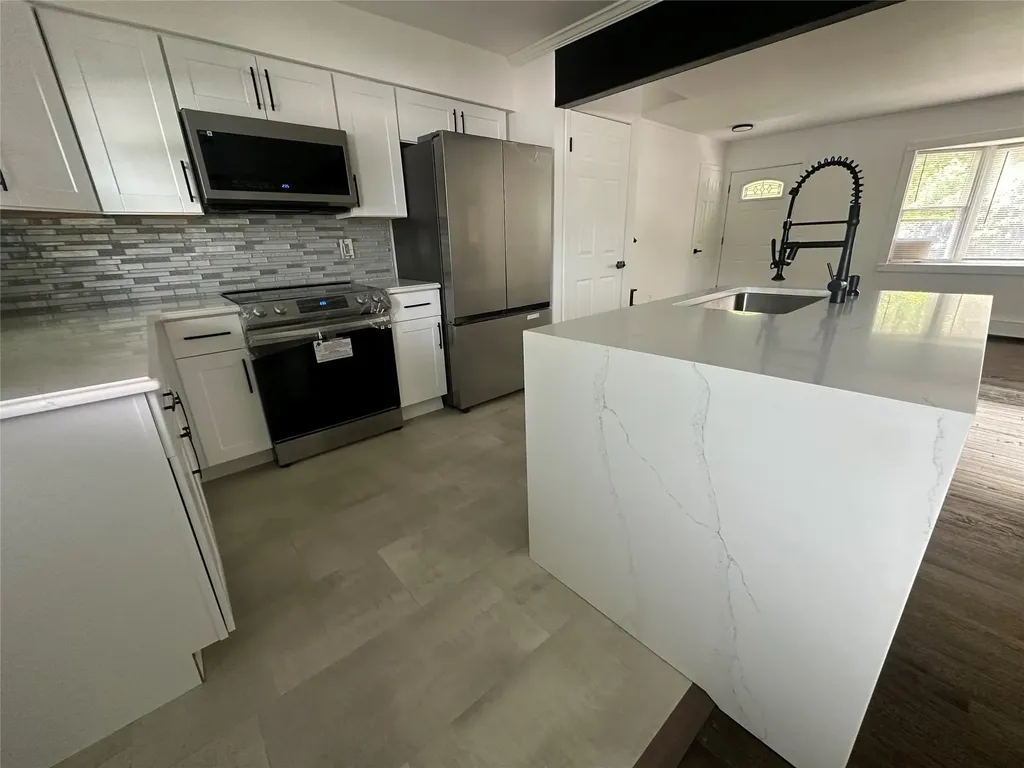 1070 Spur Drive S Islip NY 11706