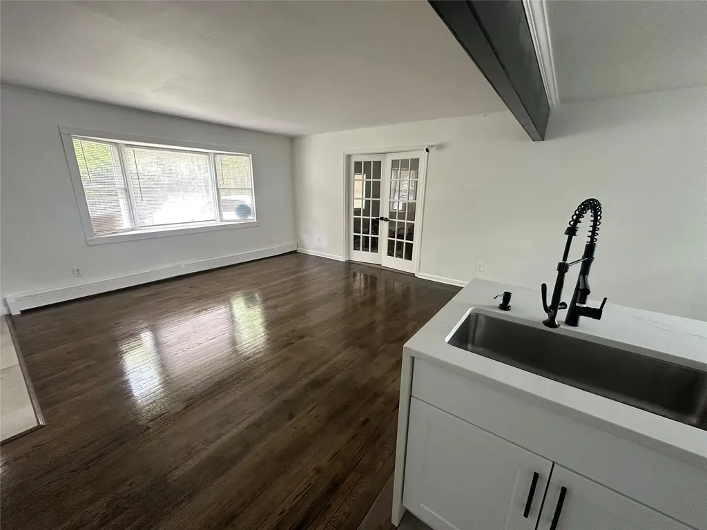 1070 Spur Drive S Islip NY 11706