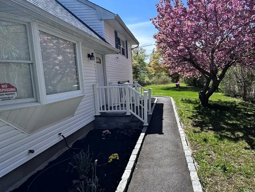 1070 Spur Drive S Islip NY 11706