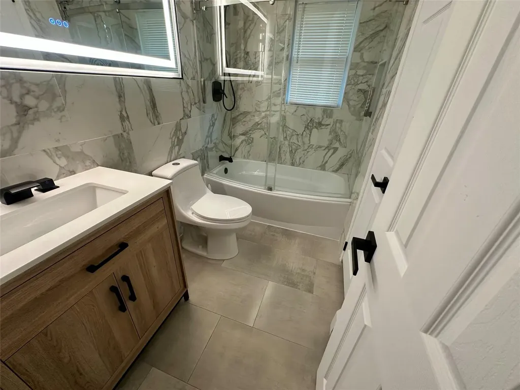 1070 Spur Drive S Islip NY 11706